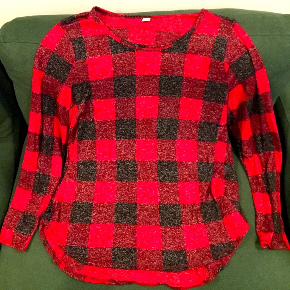Old Navy XXL long-sleeve crewneck buffalo check top